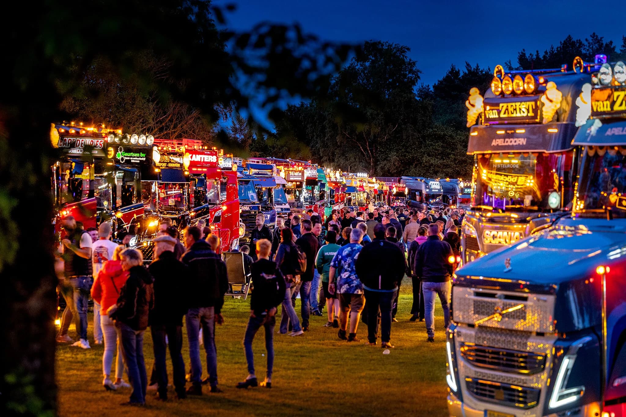 SuperDIK 2024 - Bezoekers tussen de spectaculaire trucks